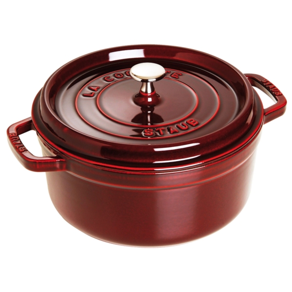 Cocotte en fonte rouge avec couvercle