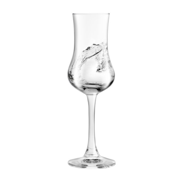 verre à liqueur avec eau