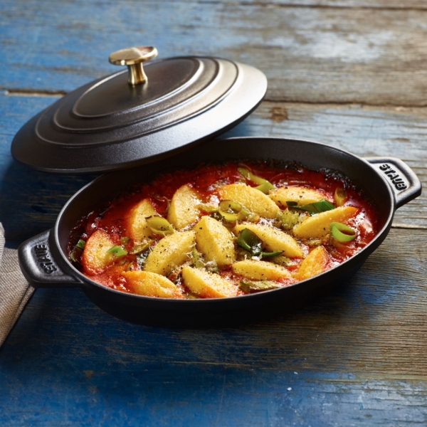 STAUB | SPECIALITIES - Plat à four avec couvercle - ovale - 230 mm - Fonte - Noir