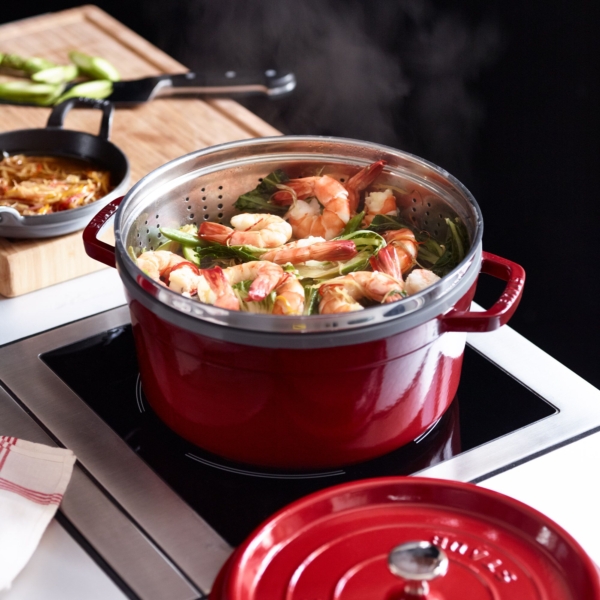 STAUB | LA COCOTTE - Cocotte avec insert vapeur - Ø 260mm - Fonte - Grenadine-Rouge