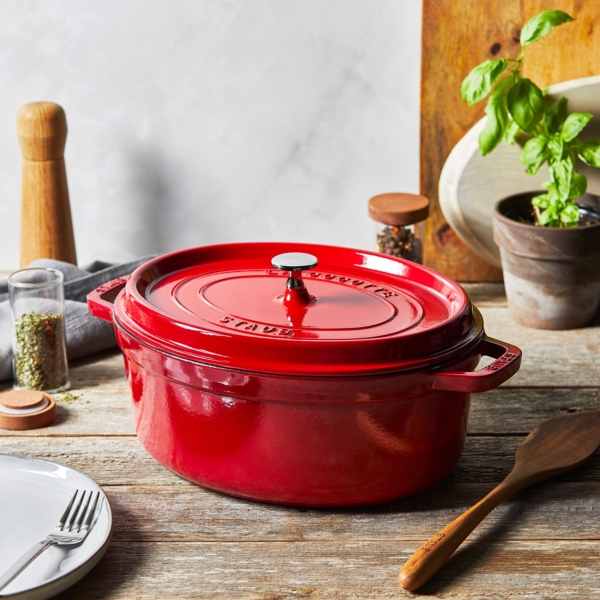 STAUB | LA COCOTTE - Cocotte - ovale - 370mm - Fonte - Rouge cerise