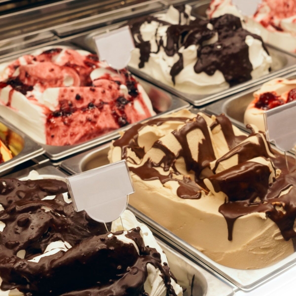 Vitrine à glace de table - 870mm - Statique - pour 4x 5 litres de bacs à glace - couvercle droit - ouverture du couvercle du côté de l'opérateur