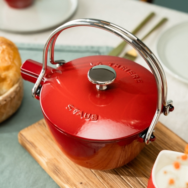 STAUB | SPECIALITIES - Théière - 1,1 litre - Fonte - Rouge cerise