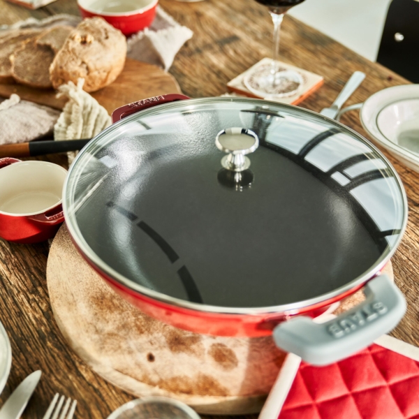 STAUB | SPECIALITIES - Wok avec couvercle en verre - Ø 300mm - Fonte - Rouge cerise