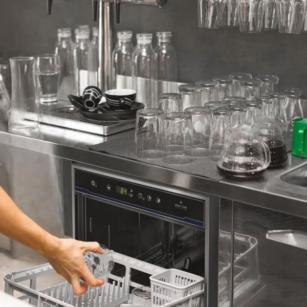 ELECTROLUX | Machine à laver les verres à double paroi - Numérique - 3,3 kW - avec pompe à détergent, pompe à rinçage et pompe à produit de lavage