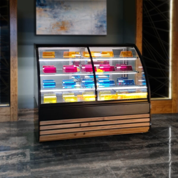 Vitrine à pâtisserie - 1540mm - Façade en bois - avec éclairage LED & 3 étagères - Table de caisse 1100mm incluse